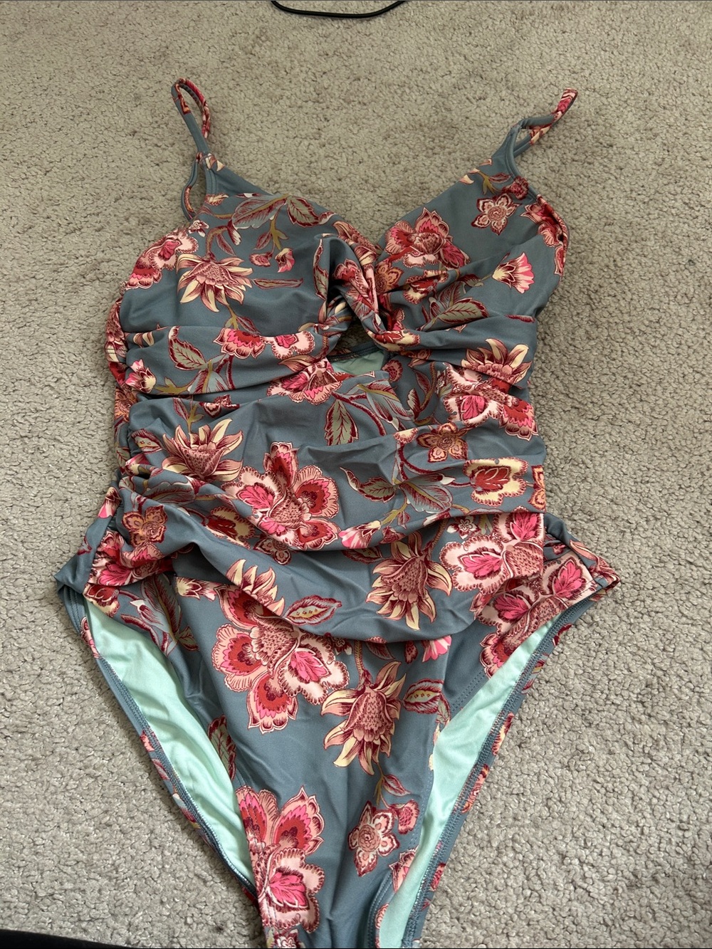 Cup She Floral Twist-Front One-Piece Swimsuit in Gray with Pink Accents